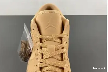 Hyperoad Jordan Vanilla “Pale Sand” SE Low 1 Air 0703